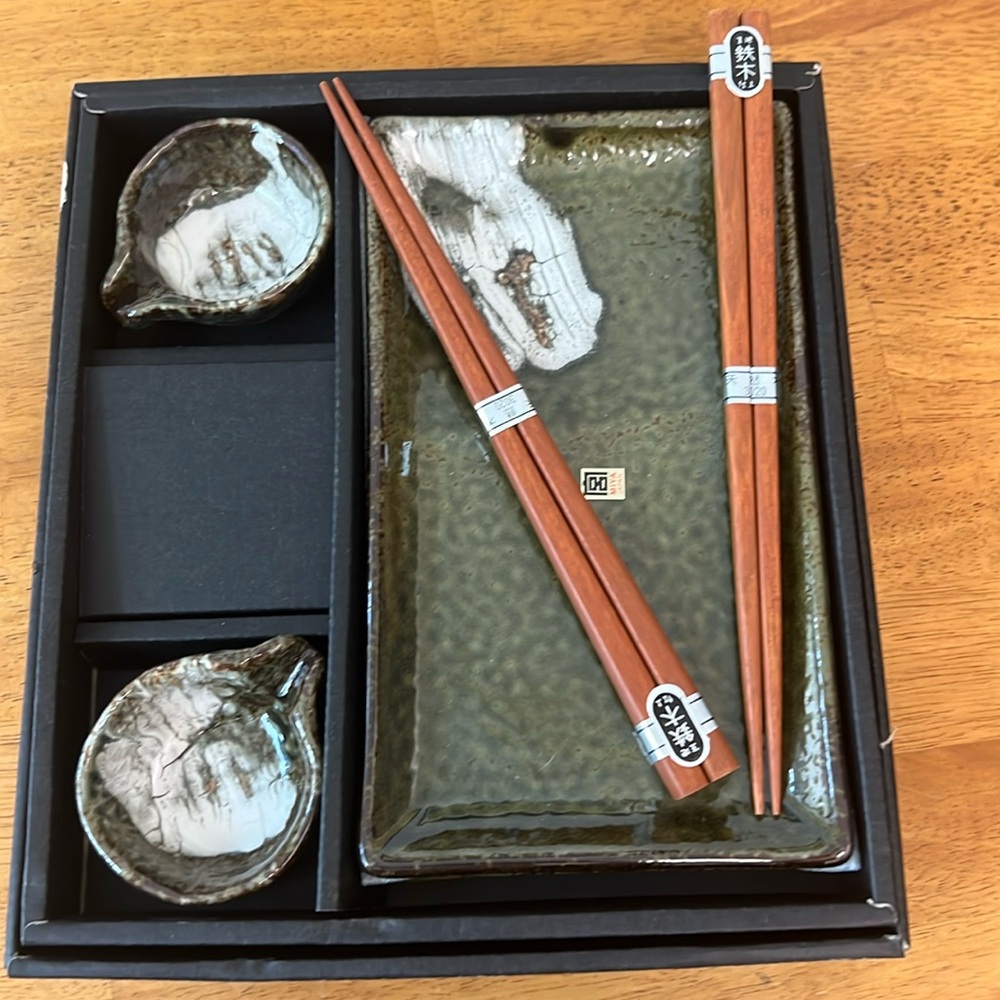 Japanese Sushi Set GREEN MADE IN JAPAN NIB